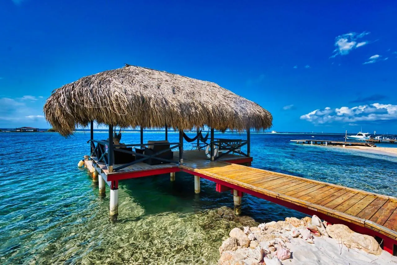 Private Beach Ocean Front Boat Dock Tiki Bar Savaneta